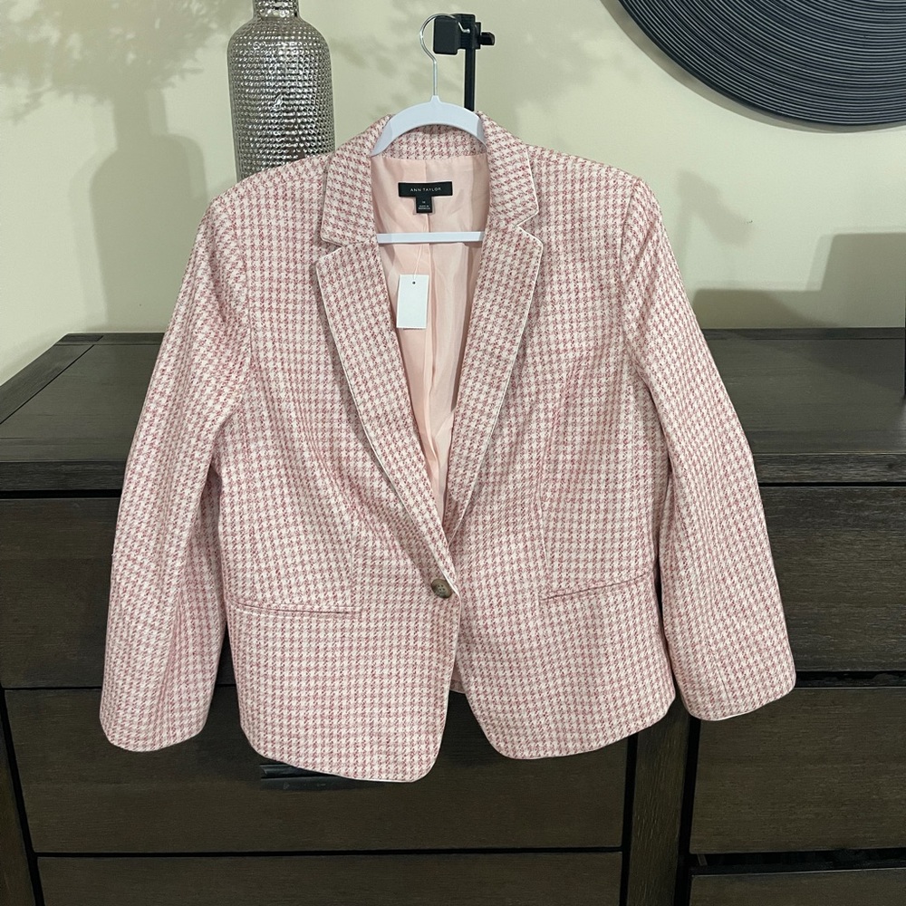 Ann Taylor The Newbury Blazer in Pink Houndstooth